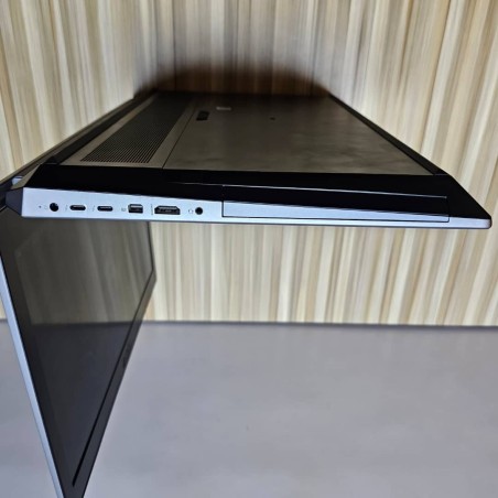 HP Zbook 15 G5 workstation  Intel Core i5-83000H 8e génération 32GB