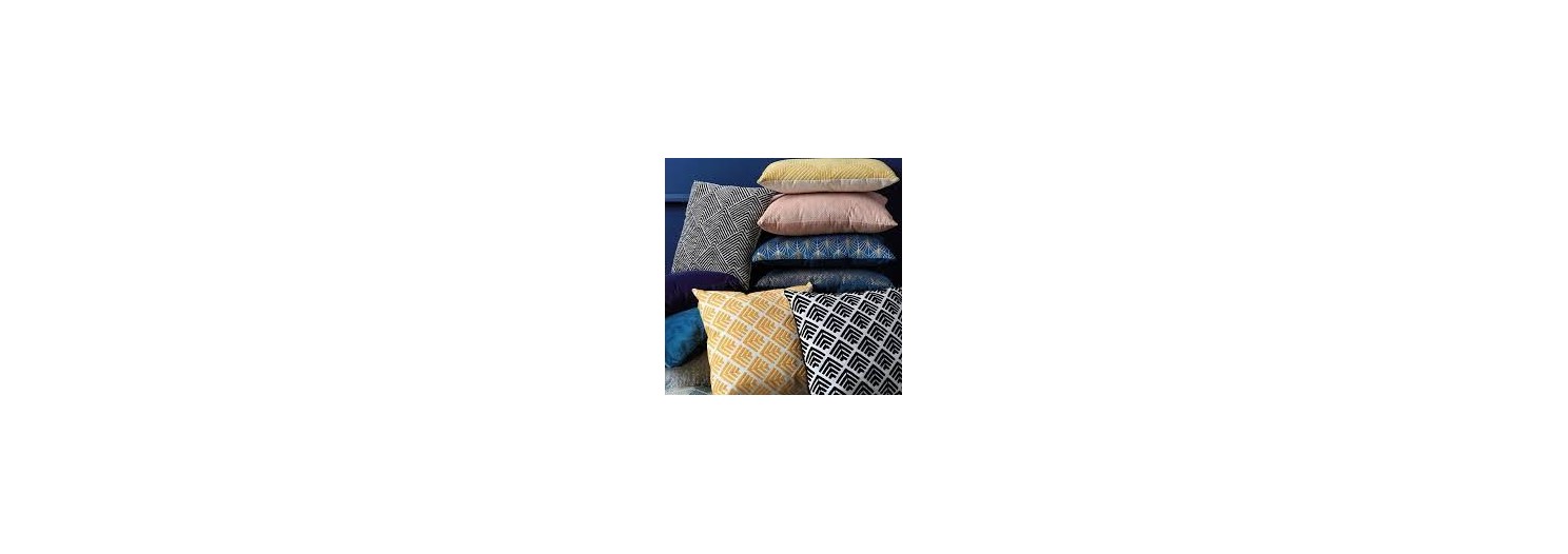 Bed Cushions in Cameroon - Comfort and Decoration | Small Deals